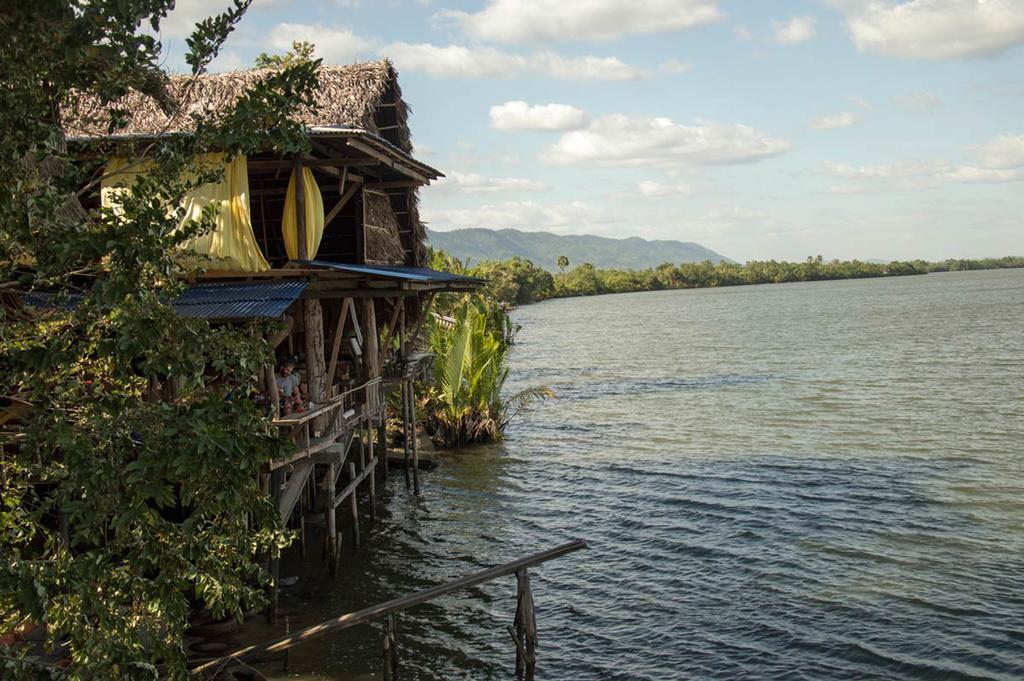 Samon Village Kampot Exterior photo